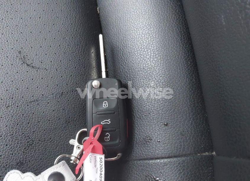 Photo 11 of 2015 Volkswagen Jetta 1.8T SE (VIN 3VWD17AJ2FM262359)