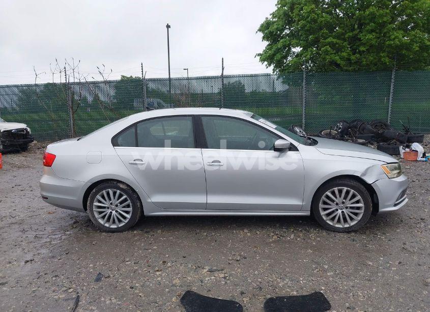 Photo 13 of 2015 Volkswagen Jetta 1.8T SE (VIN 3VWD17AJ2FM262359)