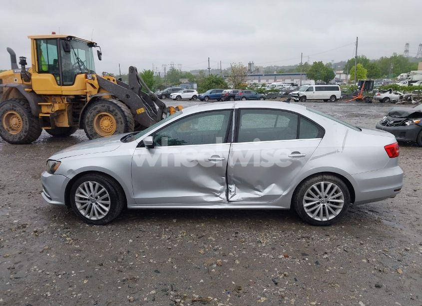 Photo 14 of 2015 Volkswagen Jetta 1.8T SE (VIN 3VWD17AJ2FM262359)