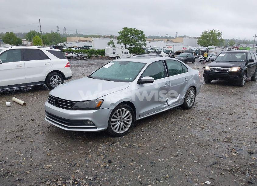 Photo 2 of 2015 Volkswagen Jetta 1.8T SE (VIN 3VWD17AJ2FM262359)