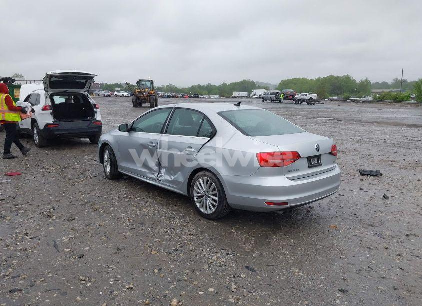 Photo 3 of 2015 Volkswagen Jetta 1.8T SE (VIN 3VWD17AJ2FM262359)