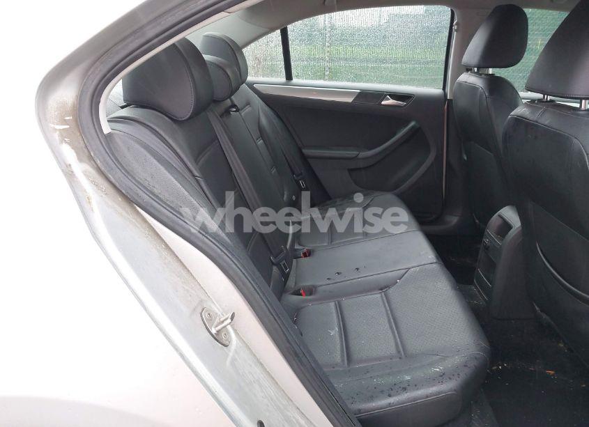 Photo 8 of 2015 Volkswagen Jetta 1.8T SE (VIN 3VWD17AJ2FM262359)