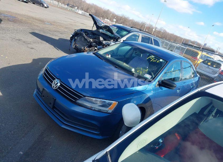 Photo 2 of 2015 Volkswagen Jetta 1.8T SE (VIN 3VWD17AJ2FM263947)