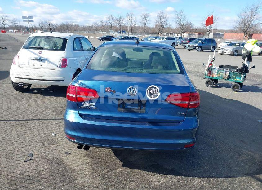 Photo 3 of 2015 Volkswagen Jetta 1.8T SE (VIN 3VWD17AJ2FM263947)