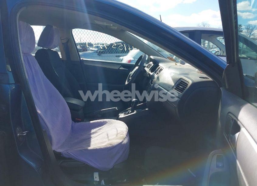 Photo 5 of 2015 Volkswagen Jetta 1.8T SE (VIN 3VWD17AJ2FM263947)