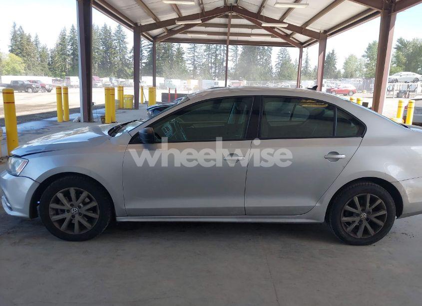 Photo 14 of 2015 Volkswagen Jetta 1.8T SE (VIN 3VWD17AJ2FM324374)