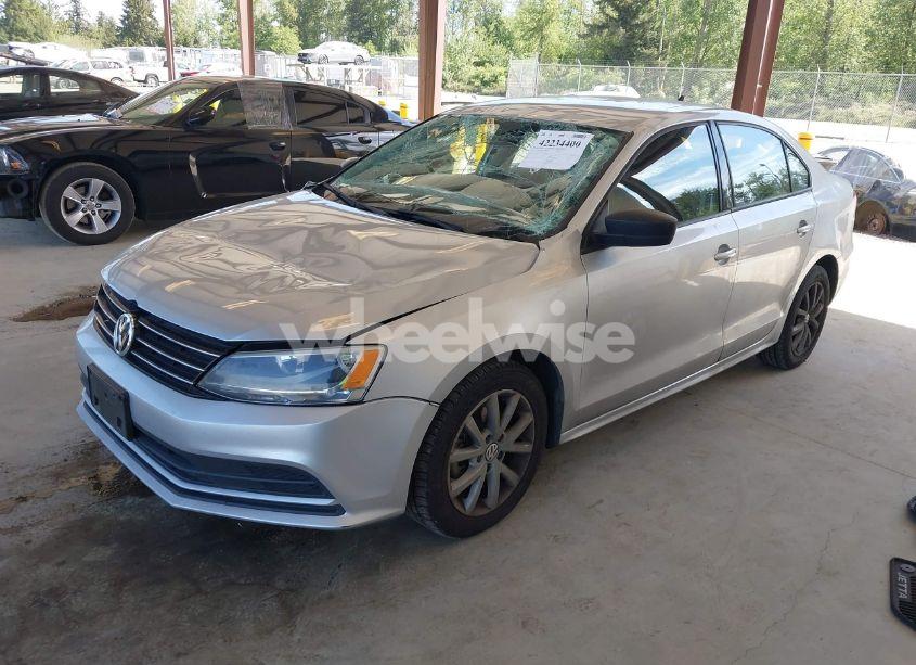 Photo 2 of 2015 Volkswagen Jetta 1.8T SE (VIN 3VWD17AJ2FM324374)