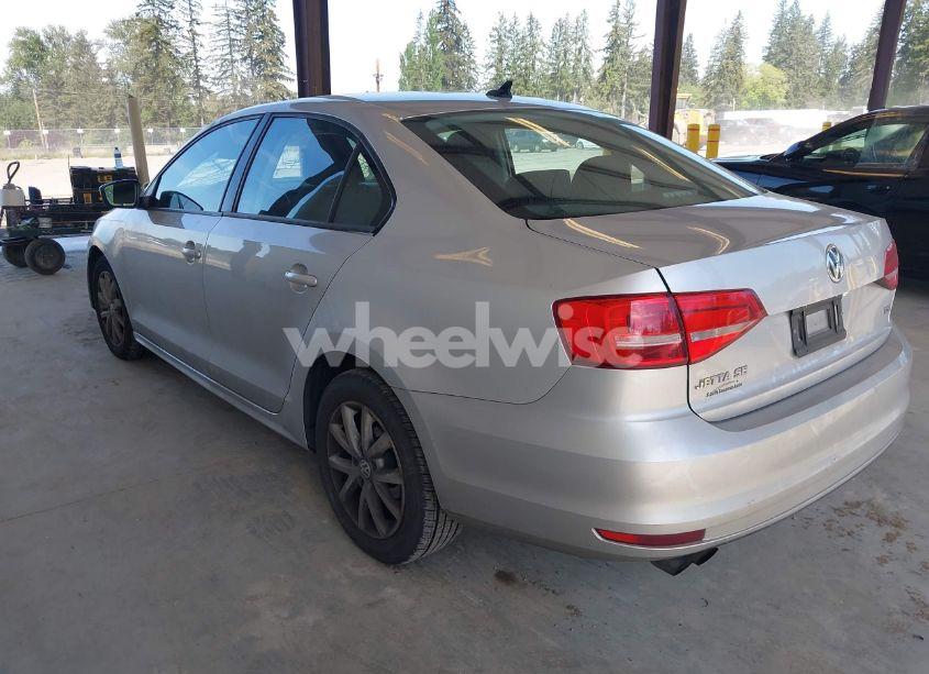 Photo 3 of 2015 Volkswagen Jetta 1.8T SE (VIN 3VWD17AJ2FM324374)