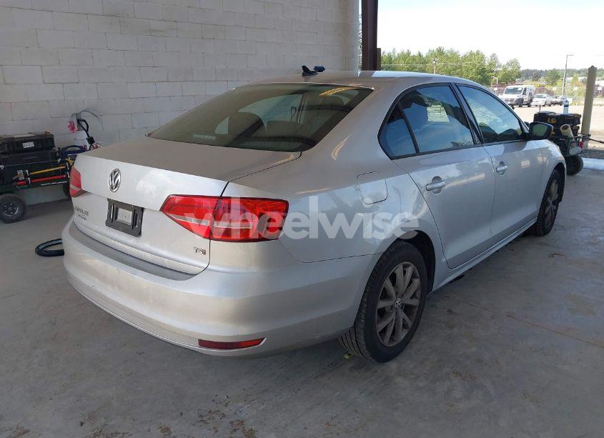 Photo 4 of 2015 Volkswagen Jetta 1.8T SE (VIN 3VWD17AJ2FM324374)