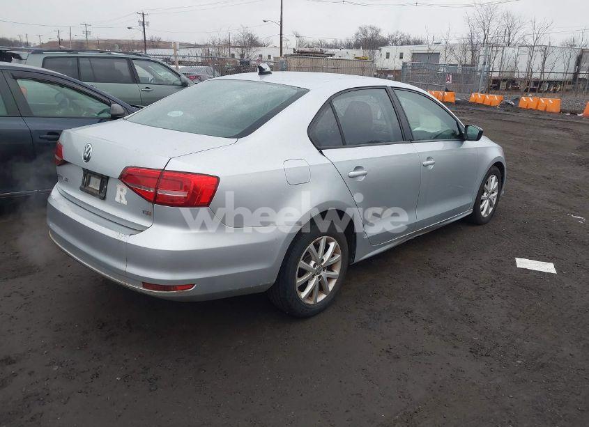 Photo 4 of 2015 Volkswagen Jetta 1.8T SE (VIN 3VWD17AJ2FM354359)