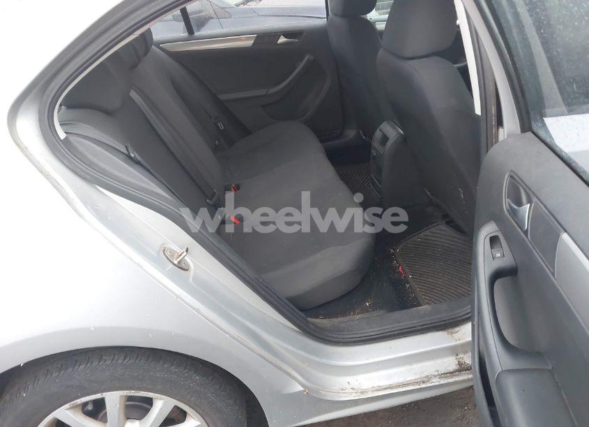 Photo 8 of 2015 Volkswagen Jetta 1.8T SE (VIN 3VWD17AJ2FM354359)