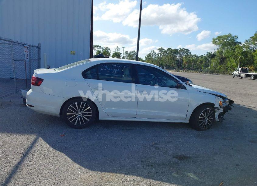 Photo 14 of 2016 Volkswagen Jetta 1.8T SPORT (VIN 3VWD17AJ2GM237561)