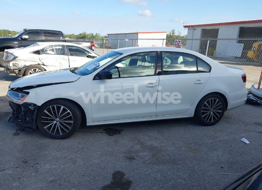 Photo 15 of 2016 Volkswagen Jetta 1.8T SPORT (VIN 3VWD17AJ2GM237561)