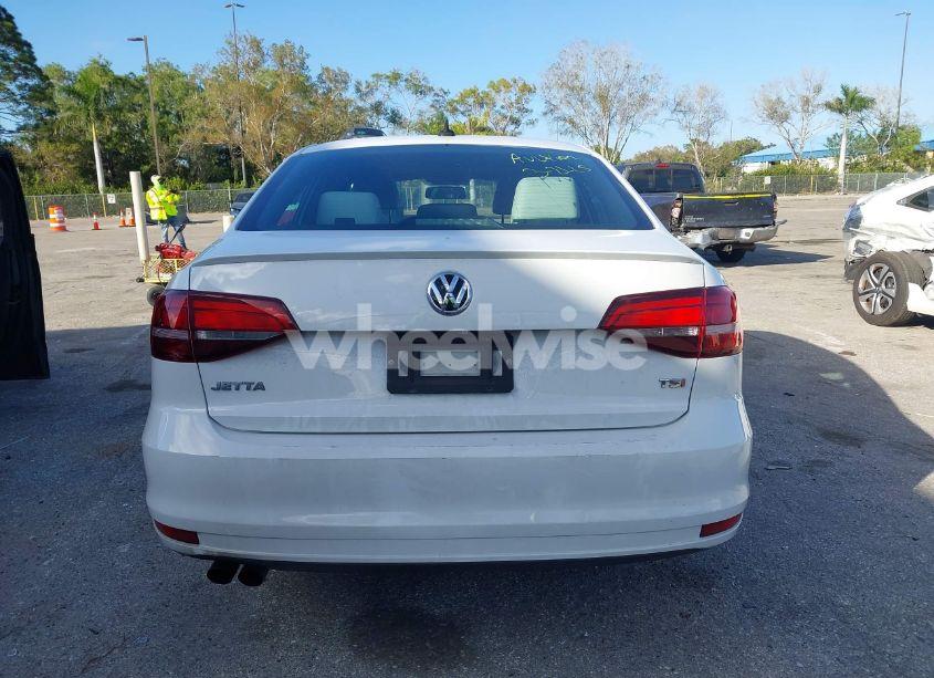 Photo 17 of 2016 Volkswagen Jetta 1.8T SPORT (VIN 3VWD17AJ2GM237561)