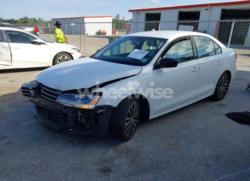 Photo 2 of 2016 Volkswagen Jetta 1.8T SPORT (VIN 3VWD17AJ2GM237561)
