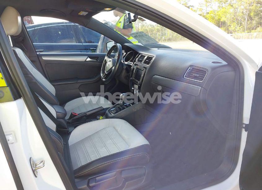 Photo 5 of 2016 Volkswagen Jetta 1.8T SPORT (VIN 3VWD17AJ2GM237561)