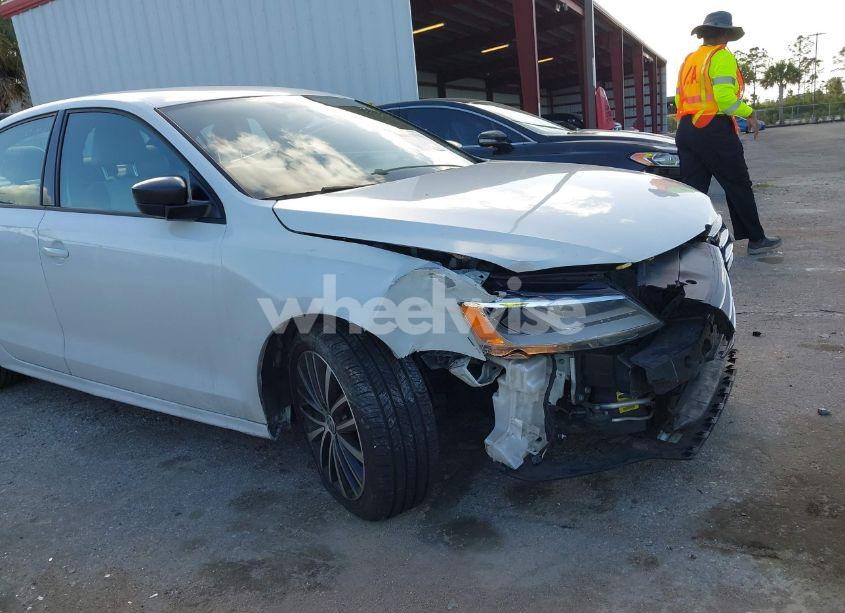 Photo 6 of 2016 Volkswagen Jetta 1.8T SPORT (VIN 3VWD17AJ2GM237561)