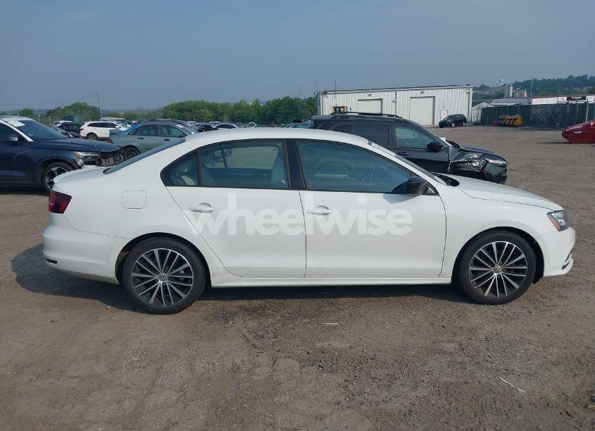 Photo 13 of 2016 Volkswagen Jetta 1.8T SPORT (VIN 3VWD17AJ2GM268762)