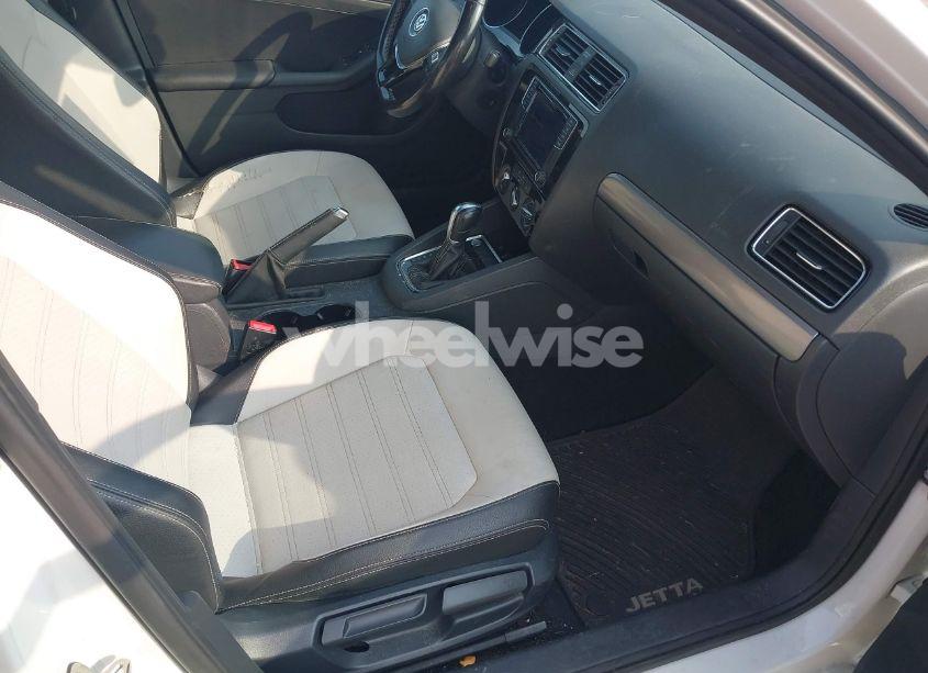 Photo 5 of 2016 Volkswagen Jetta 1.8T SPORT (VIN 3VWD17AJ2GM268762)