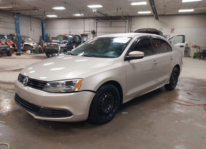 Photo 2 of 2014 Volkswagen Jetta 1.8T SE (VIN 3VWD17AJ3EM215761)