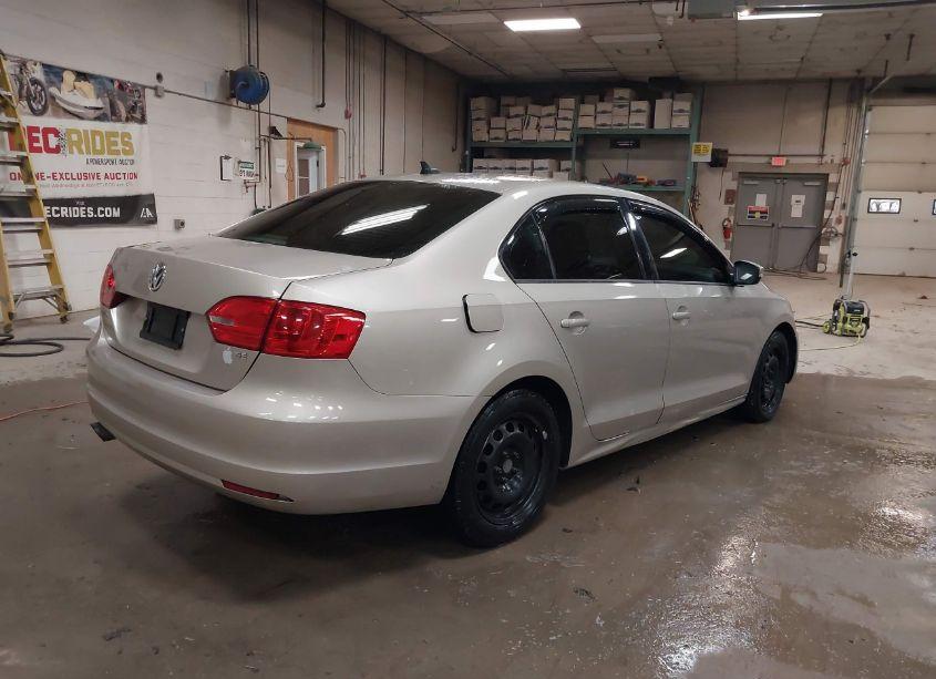 Photo 4 of 2014 Volkswagen Jetta 1.8T SE (VIN 3VWD17AJ3EM215761)