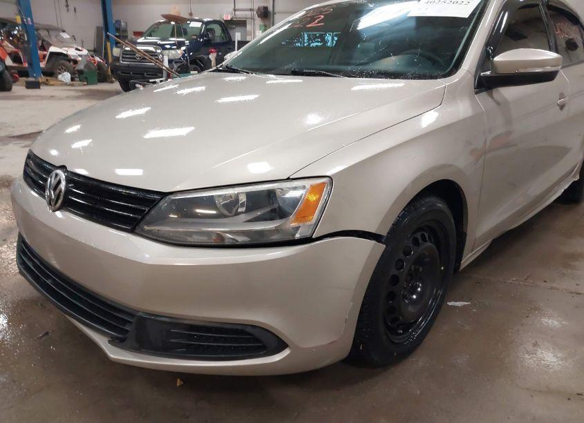 Photo 6 of 2014 Volkswagen Jetta 1.8T SE (VIN 3VWD17AJ3EM215761)