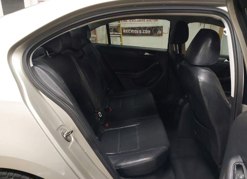 Photo 8 of 2014 Volkswagen Jetta 1.8T SE (VIN 3VWD17AJ3EM215761)