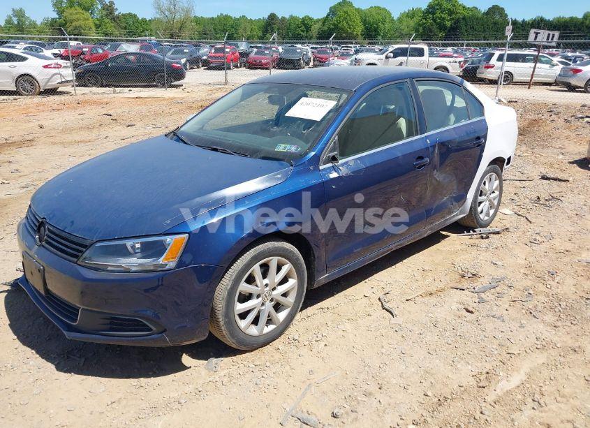 Photo 2 of 2014 Volkswagen Jetta 1.8T SE (VIN 3VWD17AJ3EM218210)