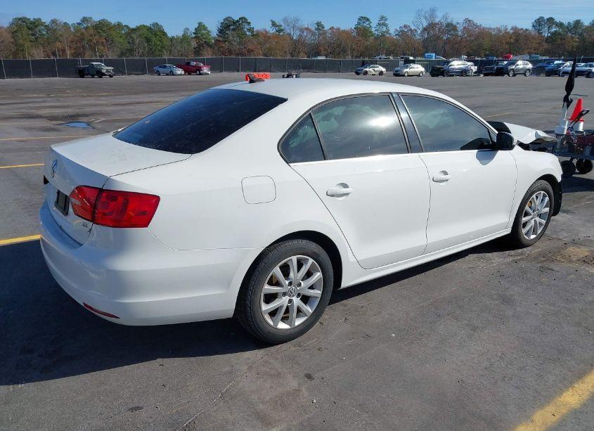 Photo 4 of 2014 Volkswagen Jetta 1.8T SE (VIN 3VWD17AJ3EM219292)