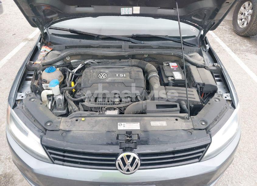 Photo 10 of 2014 Volkswagen Jetta 1.8T SE (VIN 3VWD17AJ3EM225383)