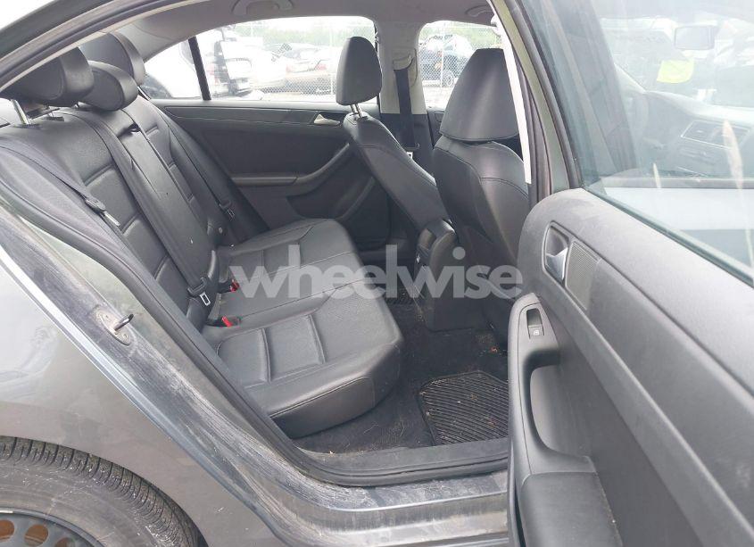 Photo 8 of 2014 Volkswagen Jetta 1.8T SE (VIN 3VWD17AJ3EM225383)