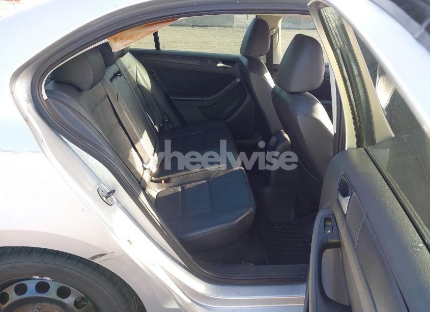 Photo 8 of 2014 Volkswagen Jetta 1.8T SE (VIN 3VWD17AJ3EM227750)