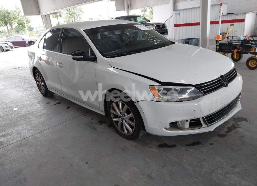 2014 Volkswagen Jetta 1.8T SE (VIN 3VWD17AJ3EM265396) main photo