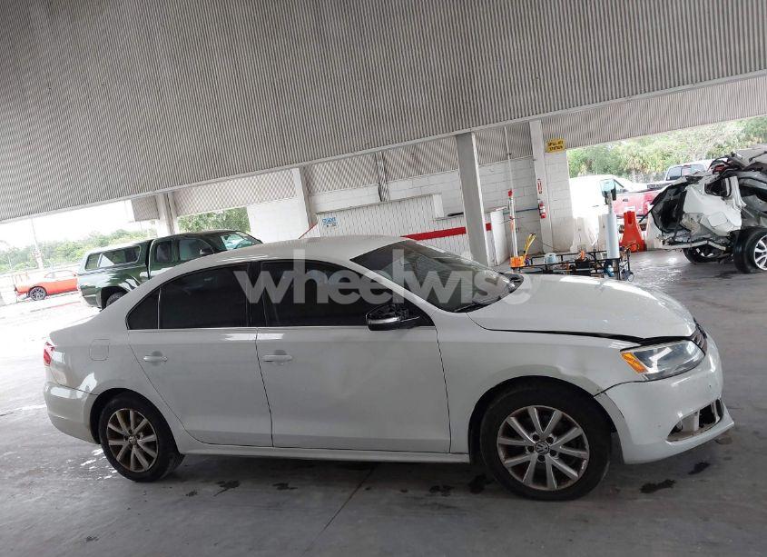 Photo 13 of 2014 Volkswagen Jetta 1.8T SE (VIN 3VWD17AJ3EM265396)