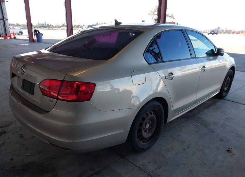 Photo 4 of 2014 Volkswagen Jetta 1.8T SE (VIN 3VWD17AJ3EM273417)