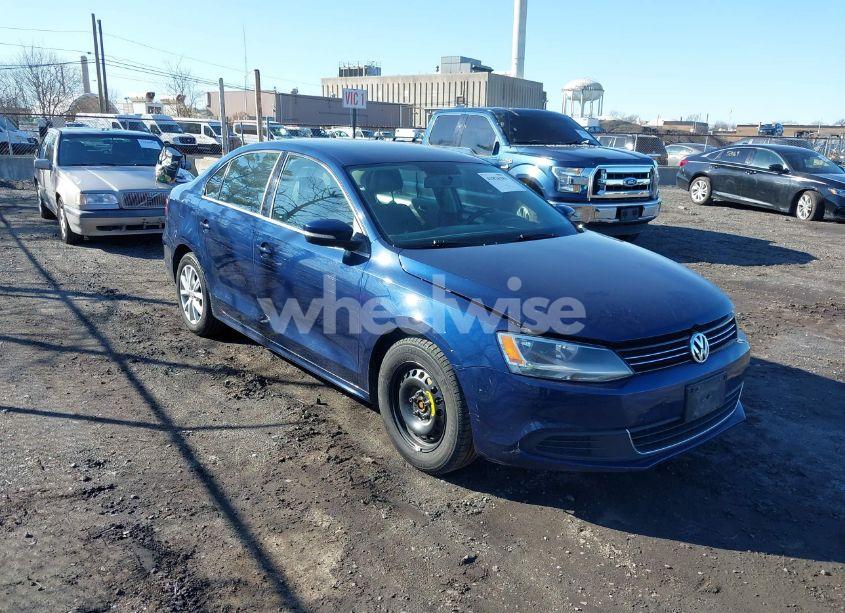 2014 Volkswagen Jetta 1.8T SE (VIN 3VWD17AJ3EM336113) main photo