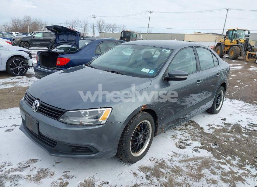 Photo 2 of 2014 Volkswagen Jetta 1.8T SE (VIN 3VWD17AJ3EM359522)