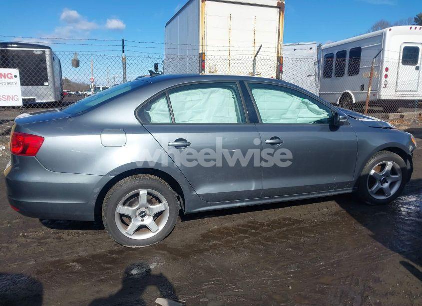 Photo 13 of 2014 Volkswagen Jetta 1.8T SE (VIN 3VWD17AJ3EM359892)