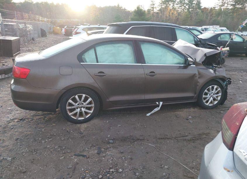 Photo 13 of 2014 Volkswagen Jetta 1.8T SE (VIN 3VWD17AJ3EM375736)