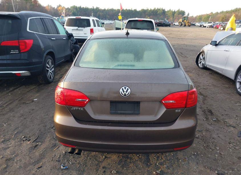 Photo 16 of 2014 Volkswagen Jetta 1.8T SE (VIN 3VWD17AJ3EM375736)