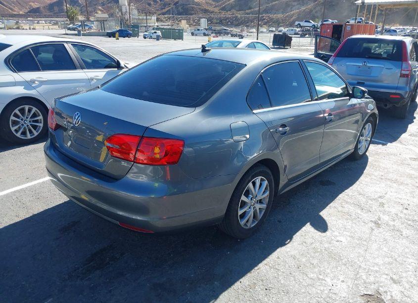 Photo 4 of 2014 Volkswagen Jetta 1.8T SE (VIN 3VWD17AJ3EM378023)