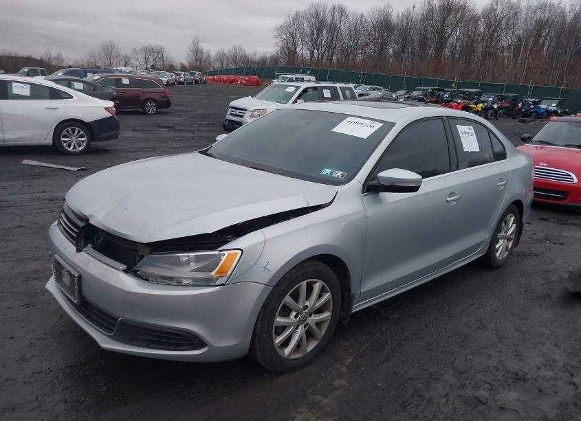 Photo 2 of 2014 Volkswagen Jetta 1.8T SE (VIN 3VWD17AJ3EM379527)