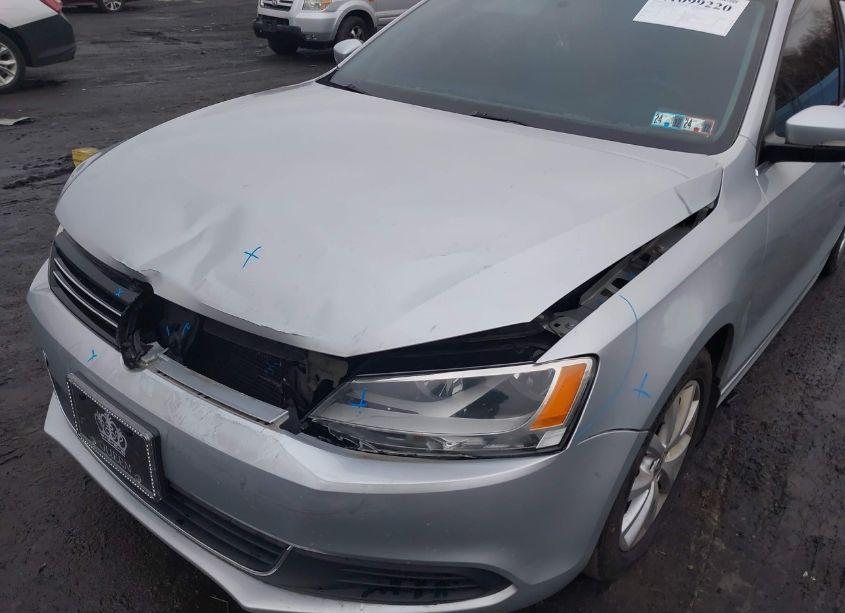 Photo 6 of 2014 Volkswagen Jetta 1.8T SE (VIN 3VWD17AJ3EM379527)