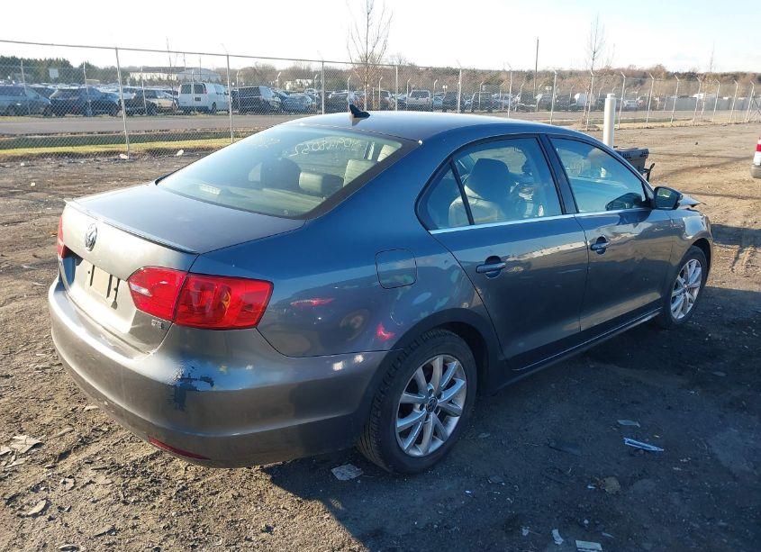 Photo 4 of 2014 Volkswagen Jetta 1.8T SE (VIN 3VWD17AJ3EM387580)