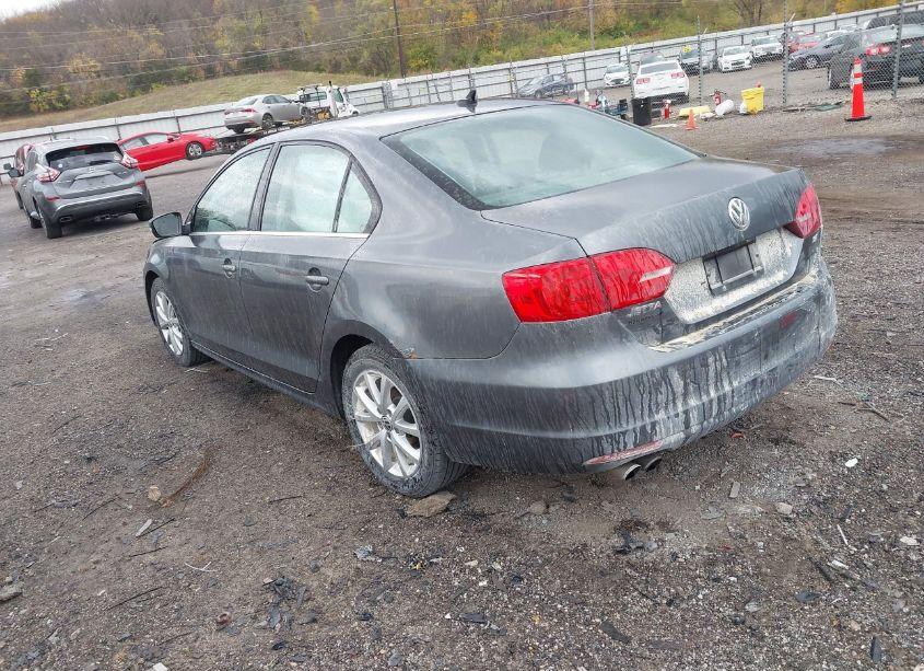 Photo 3 of 2014 Volkswagen Jetta 1.8T SE (VIN 3VWD17AJ3EM401459)