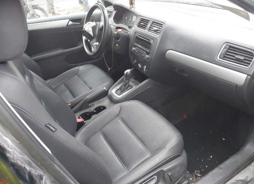 Photo 5 of 2014 Volkswagen Jetta 1.8T SE (VIN 3VWD17AJ3EM401459)