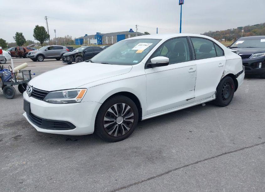 Photo 2 of 2014 Volkswagen Jetta 1.8T SE (VIN 3VWD17AJ3EM416575)