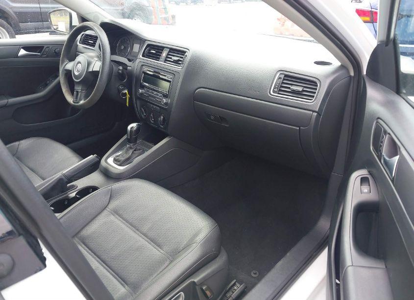 Photo 5 of 2014 Volkswagen Jetta 1.8T SE (VIN 3VWD17AJ3EM416575)