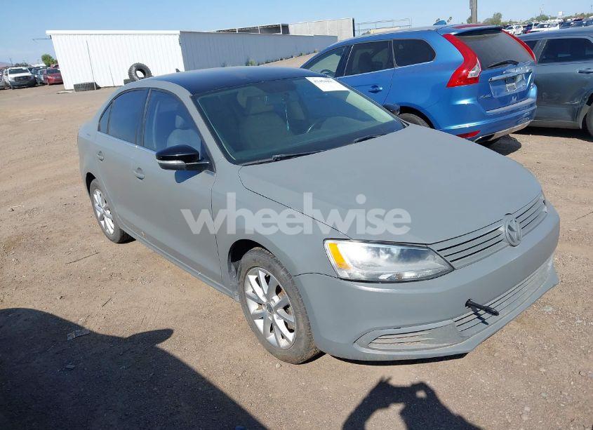 2014 Volkswagen Jetta 1.8T SE (VIN 3VWD17AJ3EM420318) main photo
