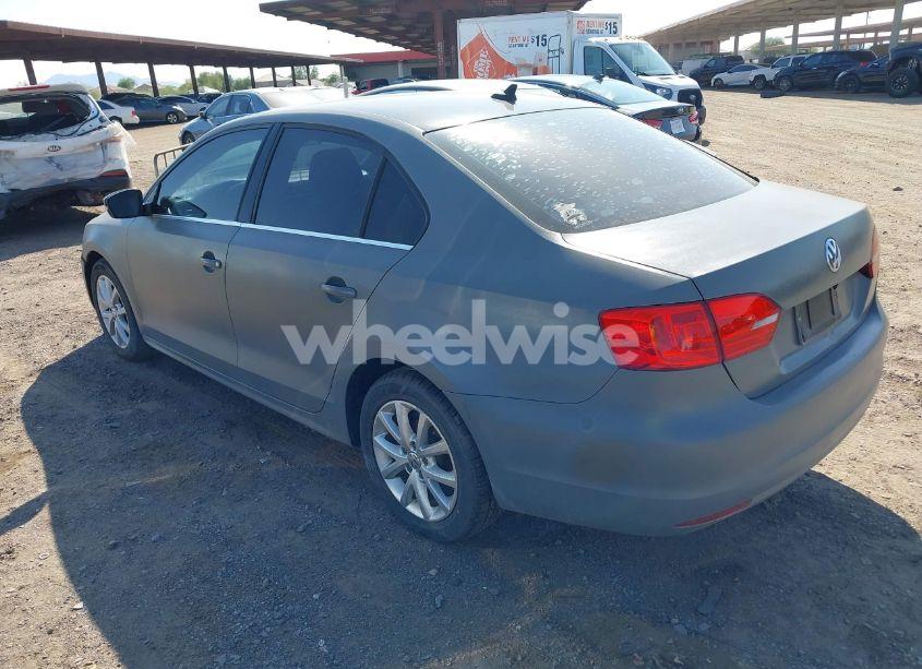 Photo 3 of 2014 Volkswagen Jetta 1.8T SE (VIN 3VWD17AJ3EM420318)